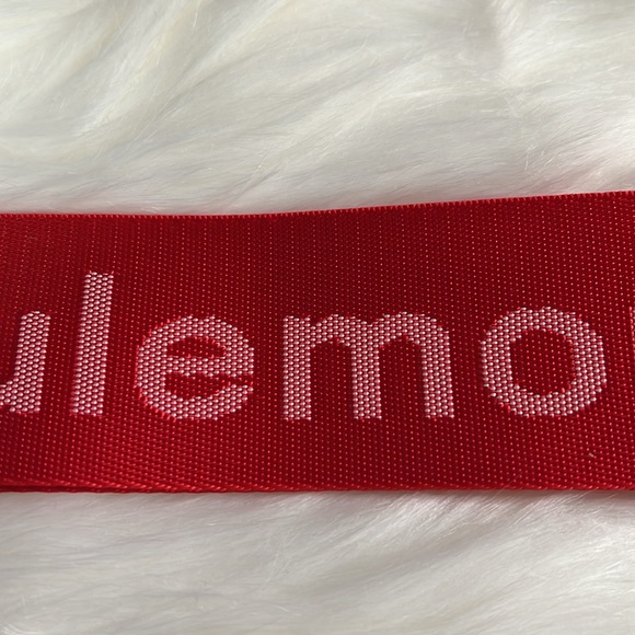 LULULEMON | Never Lost Keychain - Picture 6 of 7